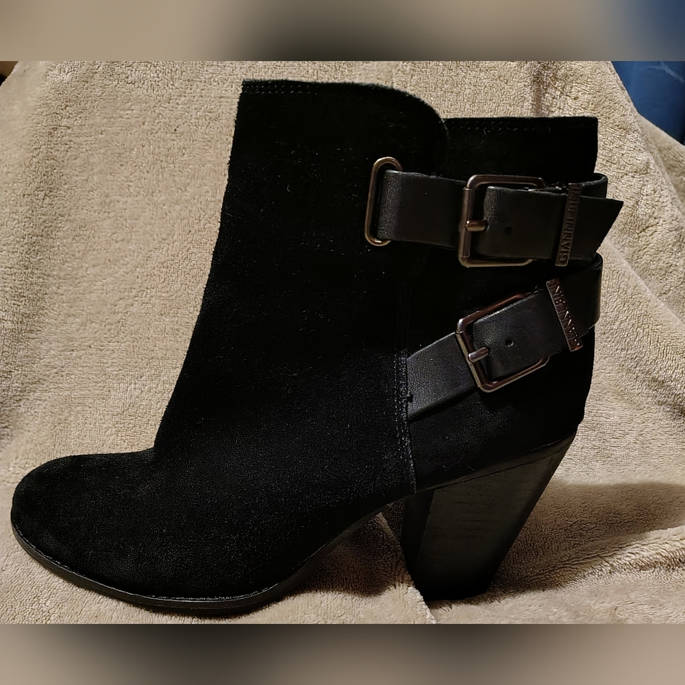 Gianni Bini Women's Size 7.5M Black Suede 3.5in Heeled Boots with Double Buckle